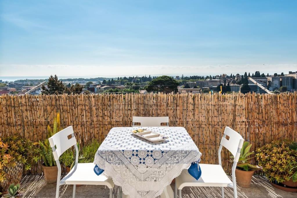 קטאניה Top Floor Apartment Near Historic Fortino מראה חיצוני תמונה