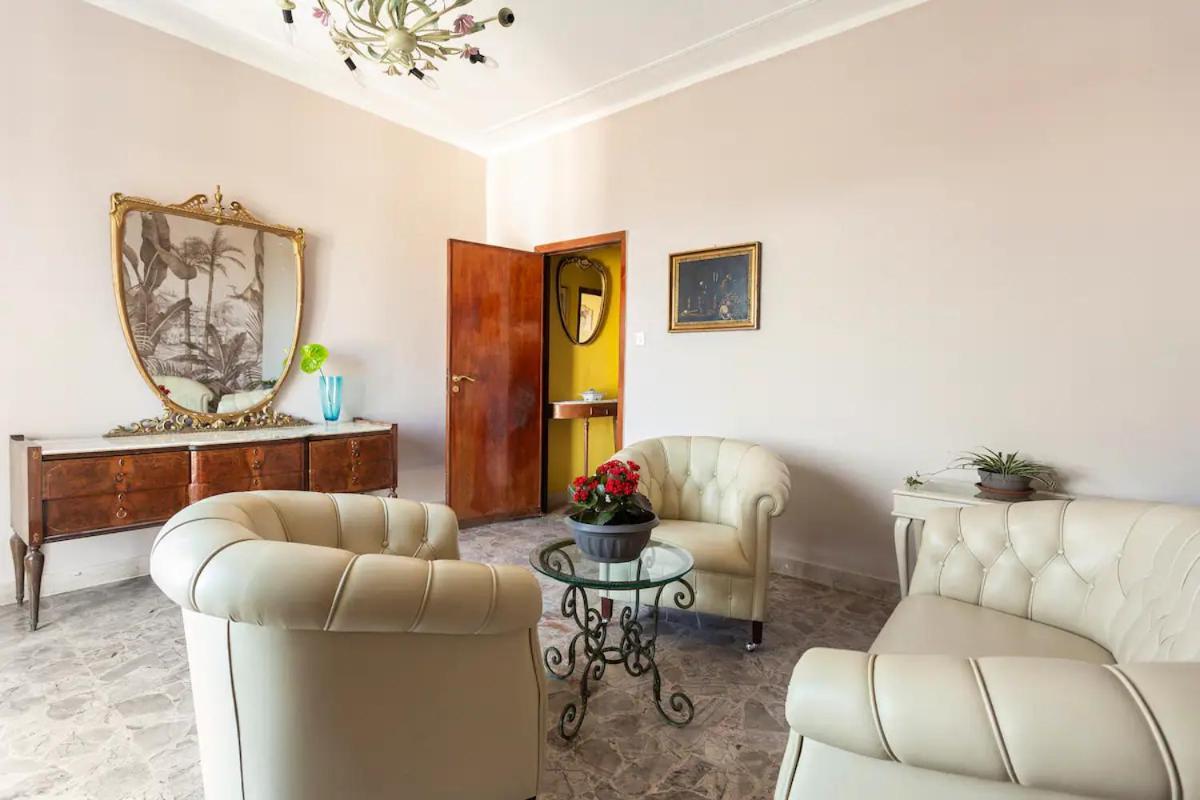 קטאניה Top Floor Apartment Near Historic Fortino מראה חיצוני תמונה